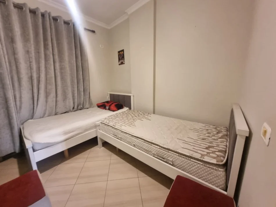Tirane, jepet me qera apartament 2+1 Kati 8, 450 € 