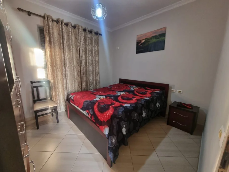 Tirane, jepet me qera apartament 2+1 Kati 8, 450 € 