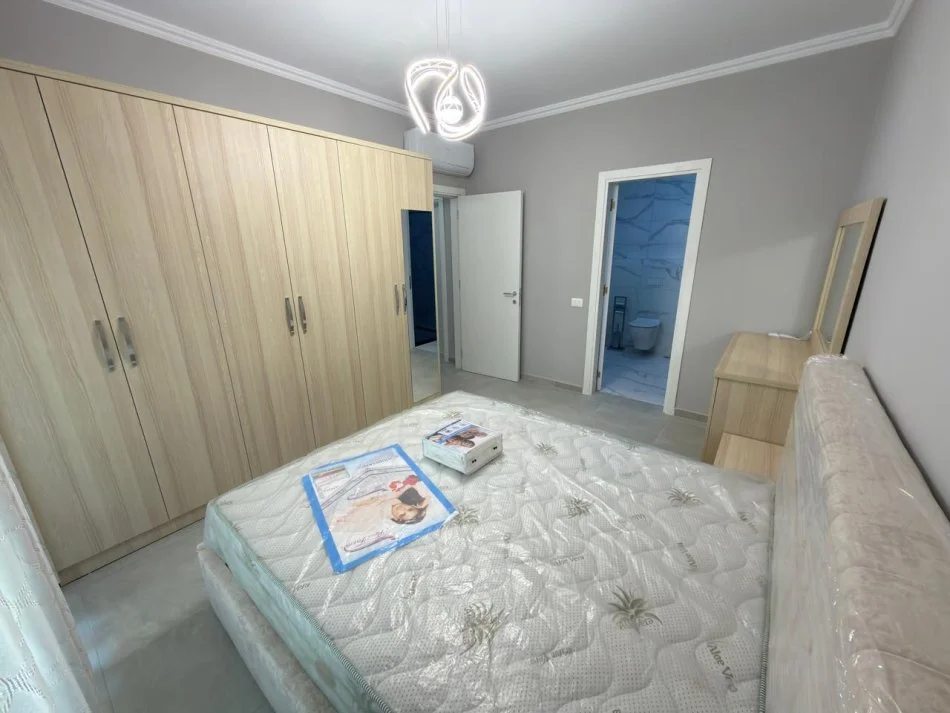 Tirane, jepet me qera apartament 2+1 Kati 2, 450 € 