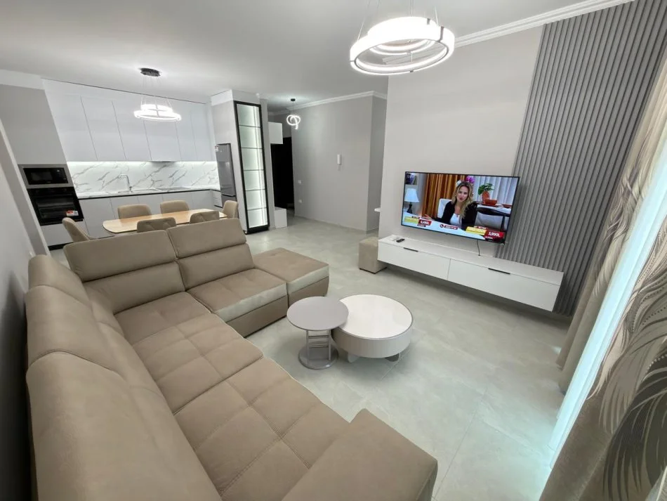 Tirane, jepet me qera apartament 2+1 Kati 2, 450 € 