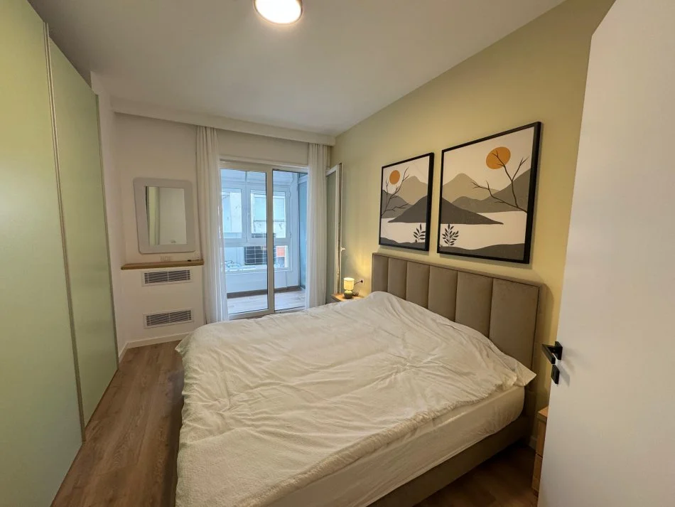 Tirane, jepet me qera apartament 2+1 Kati 4, 1.000 €