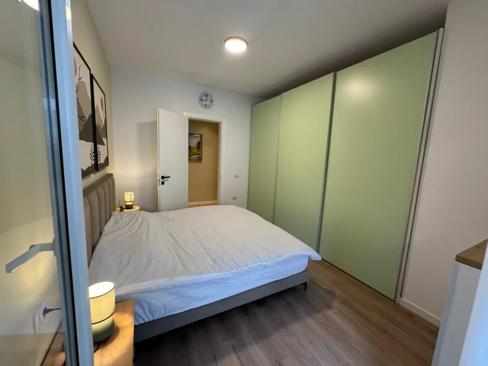 Tirane, jepet me qera apartament 2+1 Kati 4, 1.000 €