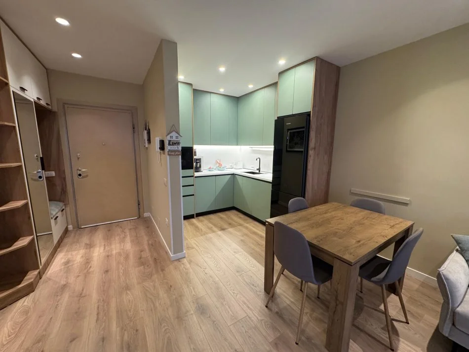 Tirane, jepet me qera apartament 2+1 Kati 4, 1.000 €