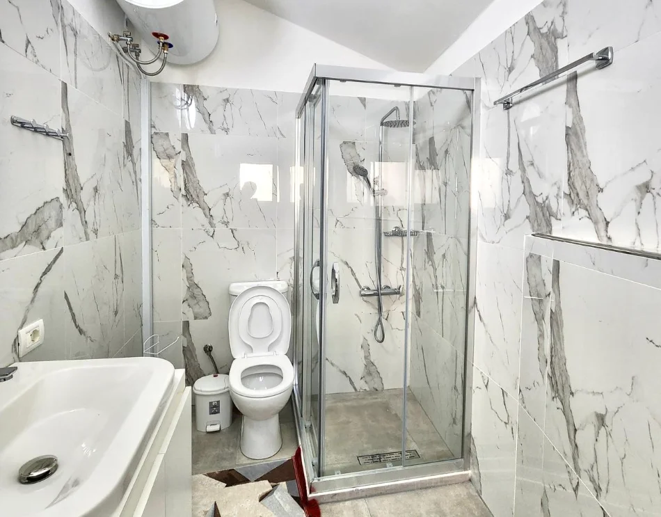 📌Jepet me Qira : Shtëpi Private 70m2 + Tokë 150m2 - 📍 Mullet -TEG 400€ me  2 vende parkimi, E re ,hera parë me Qira ( 3 min nga tegu) 🔥