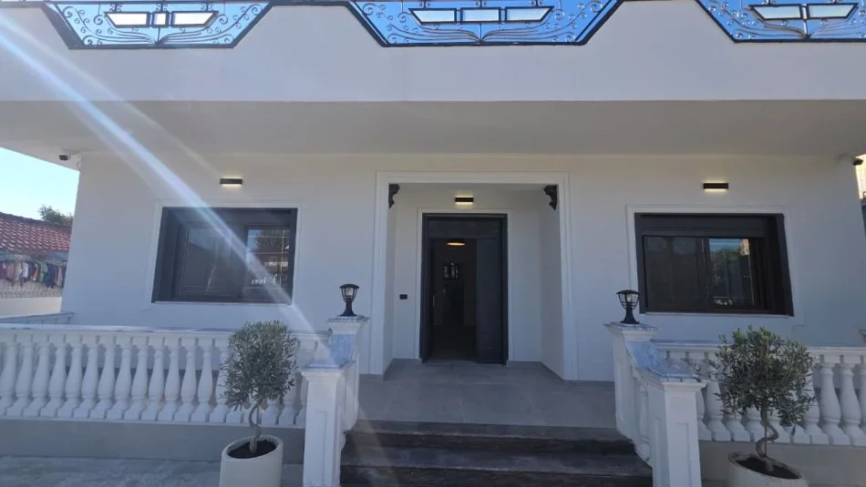 Vlore, shitet Vile 3+1 Kati 1, 386 m² 210.000 € (Pran kalceto Vlora, Rr.Kushtrimi)