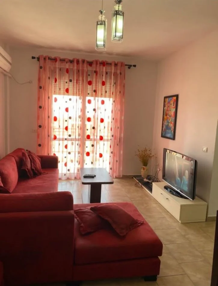 Radhime - Orikum, jepet me qera apartament 2+1+Ballkon Kati 4, 86 m² 400 € (Orikum)