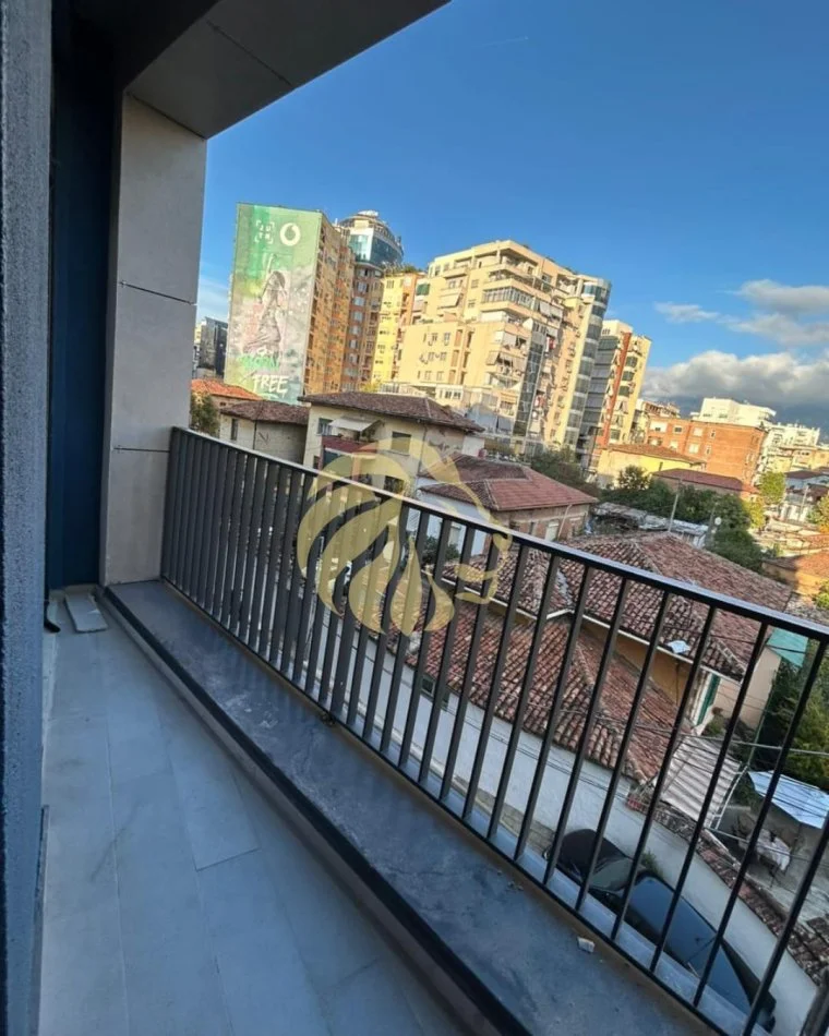 Tirane, jepet me qera apartament 2+1 Kati 2, 93 m² 650 € (9 katshet)