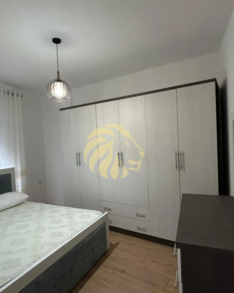 Tirane, jepet me qera apartament 2+1 Kati 2, 93 m² 650 € (9 katshet)