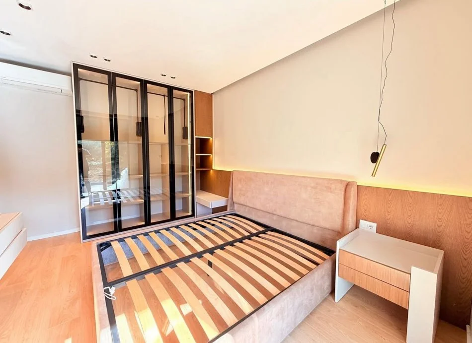 Tirane, jepet me qera apartament 2+1 Kati 2, 1.500 € 