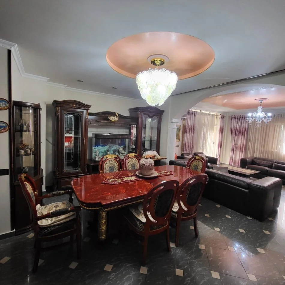 Tirane, jepet me qera apartament 3+1+Aneks+Ballkon Kati 3, 121 m² 700 € 