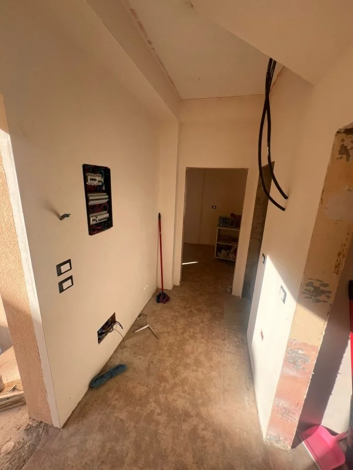 Tirane, jepet me qera Vile 4+1 , 200 m² 2.000 € (MBRAPA GARDEN BUILDING)