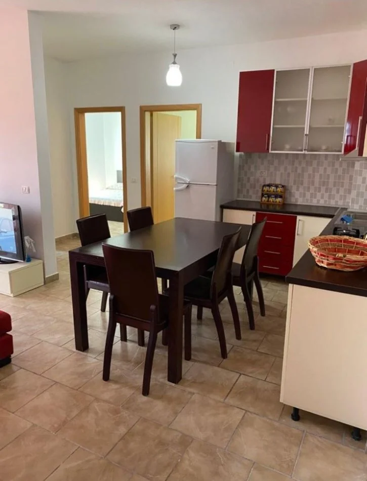 Radhime - Orikum, jepet me qera apartament 2+1+Ballkon Kati 4, 86 m² 400 € (Orikum)