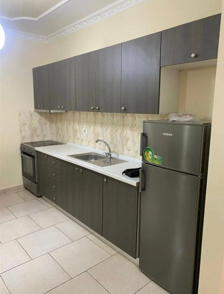 Vlore, jepet me qera apartament 1+1 Kati 4, 60 m² 260 € (TRANSBALLKANIKE)