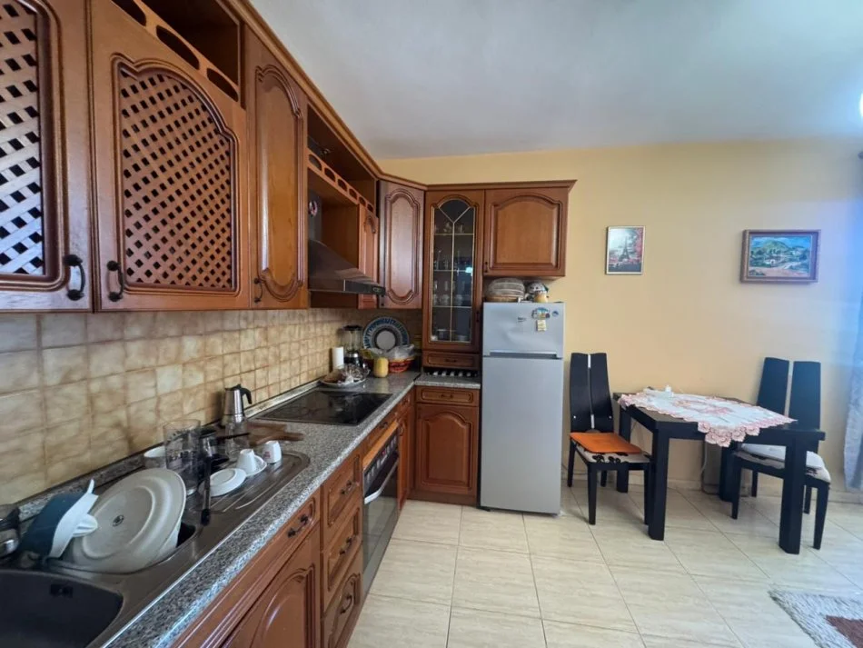 Tirane, jepet me qera apartament 1+1 Kati 12, 400 €