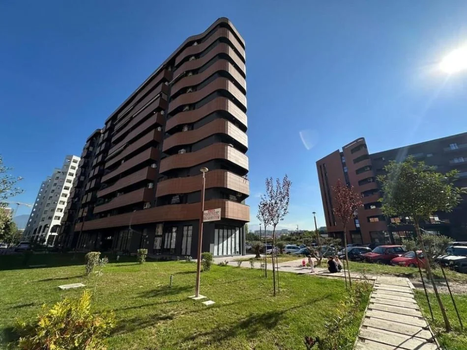 Tirane, shitet apartament 2+1+Ballkon Kati 2, 112 m² 190.000 € (Unazë e Re, Tiranë)