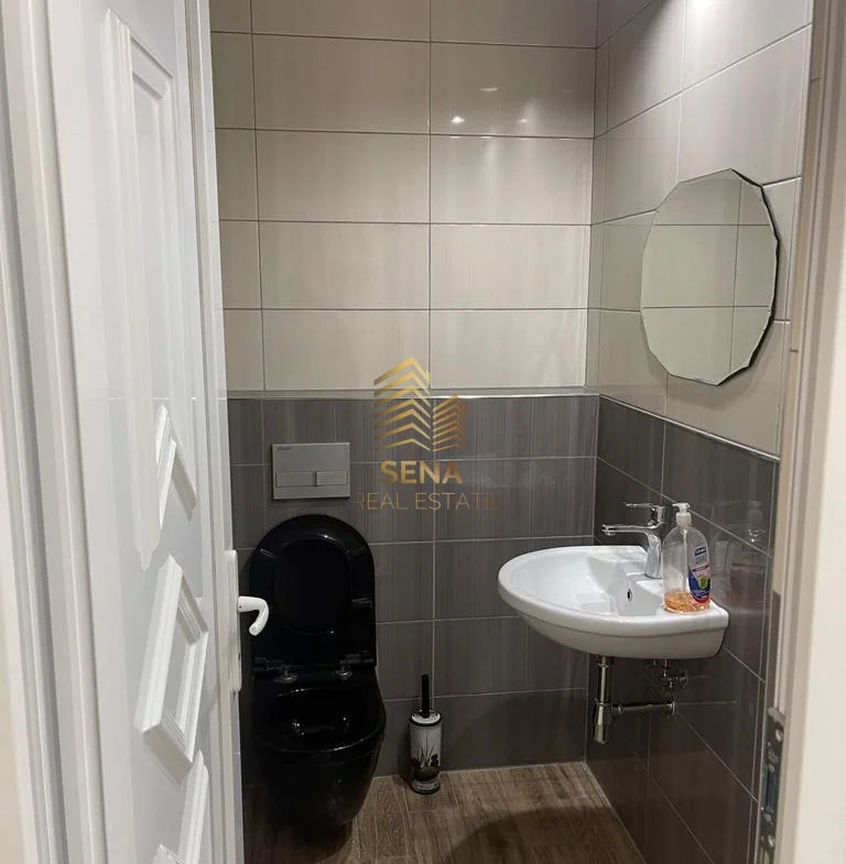 Tirane, shitet ambjent biznesi Kati 0, 80 m² 450.000 € (Bllok)