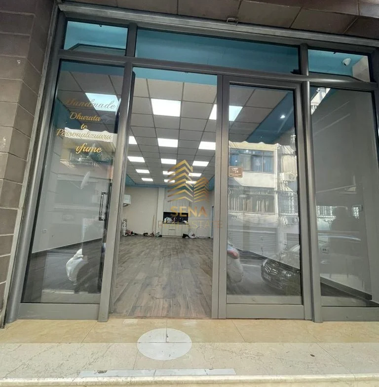 Tirane, shitet ambjent biznesi Kati 0, 80 m² 450.000 € (Bllok)
