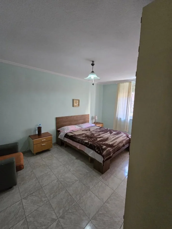 Tirane, jepet me qera 2+1 Kati 2, 82 m² 600 € (RRUGA HOXHA TAHSIM)
