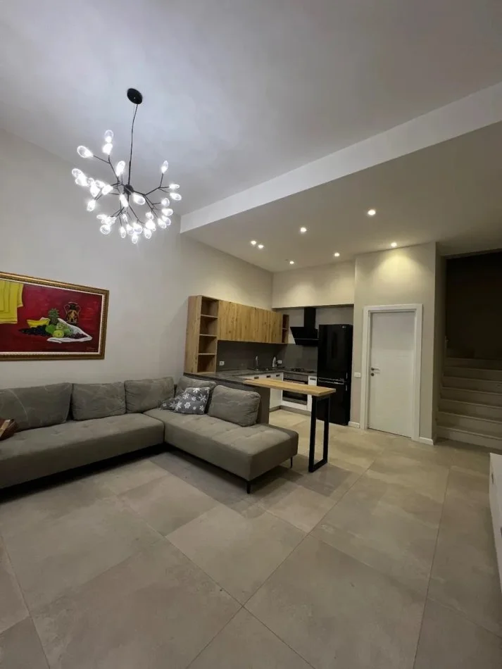 Tirane, shitet apartament duplex Dublex , 147 m² 249.900 € 