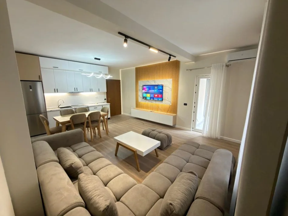 Tirane, jepet me qera apartament 2+1 Kati 2, 101 m²