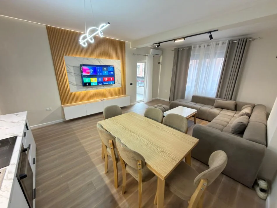 Tirane, jepet me qera apartament 2+1 Kati 2, 101 m²