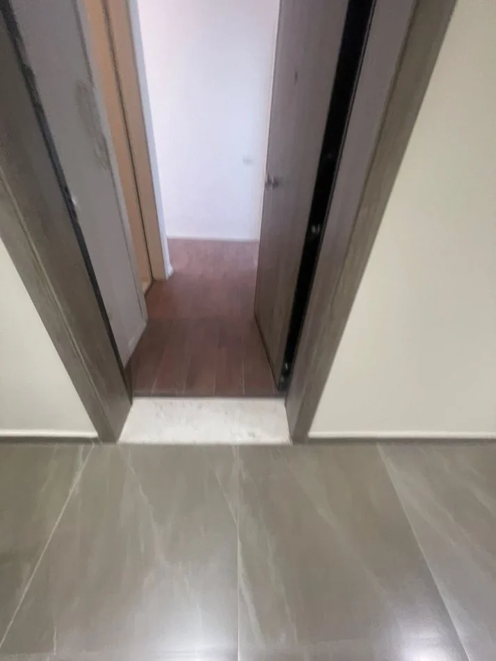 SUPER MUNDËSI! Jepet me Qira Ambient Biznesi 2+1 në zonë të kërkuar Pranë Brrylit e Pazari i Ri,  850 €uro