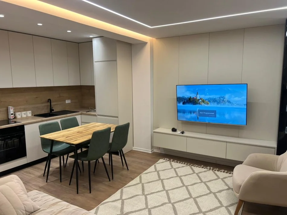 Tirane, jepet me qera apartament 2+1+Aneks+Ballkon Kati 4, 115 m² 800 €