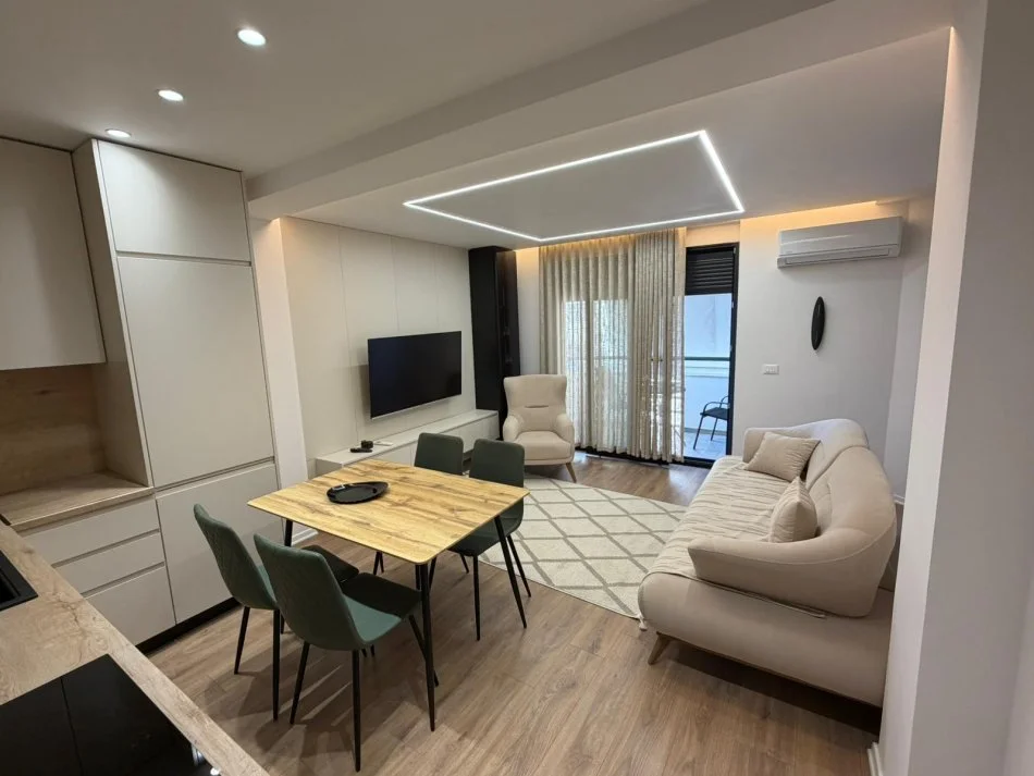 Tirane, jepet me qera apartament 2+1+Aneks+Ballkon Kati 4, 115 m² 800 €