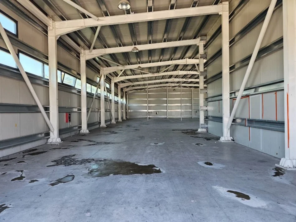 Tirane, jepet me qera magazine , 900 m² 4.500 € (RRUGA DYTESORE TIRANE DURRES)