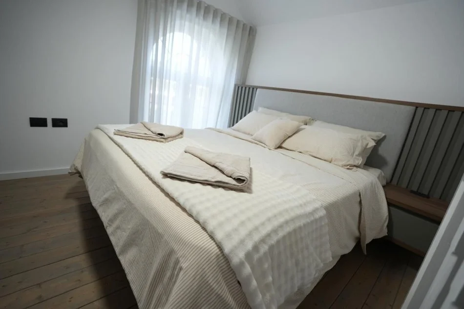 Elbasan, jepet me qera Vile , 450 m² 2.500 € (KRAHAS ELBASANIT)