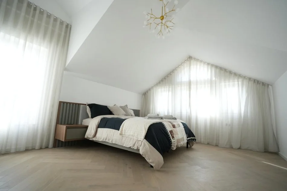Elbasan, jepet me qera Vile , 450 m² 2.500 € (KRAHAS ELBASANIT)