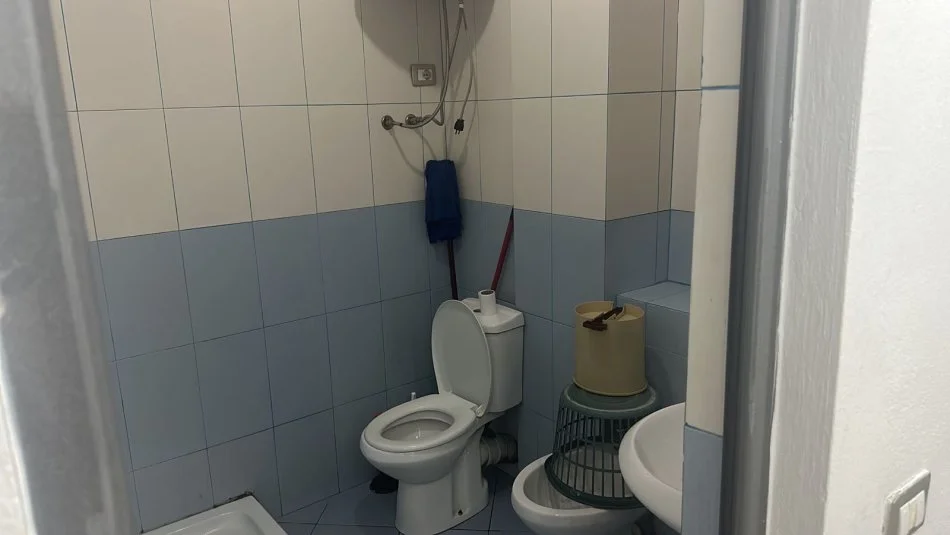 Tirane, jepet me qera 1+1 Kati 2, 400 € 