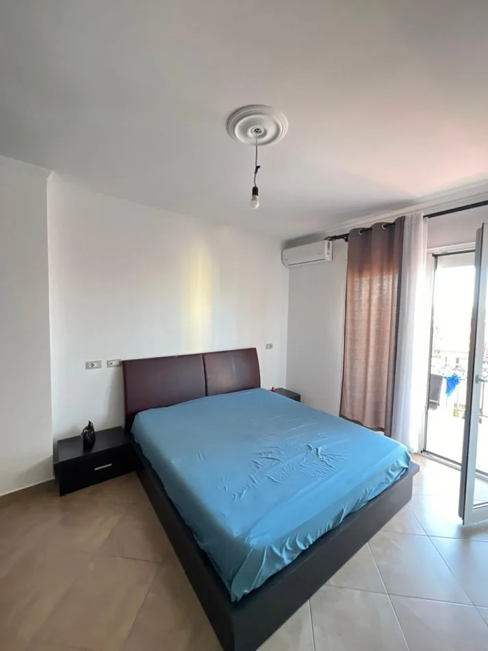 Tirane, jepet me qera apartament 2+1+Aneks+Ballkon Kati 5, 850 € 