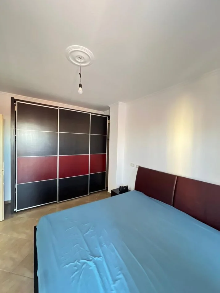 Tirane, jepet me qera apartament 2+1+Aneks+Ballkon Kati 5, 850 € 