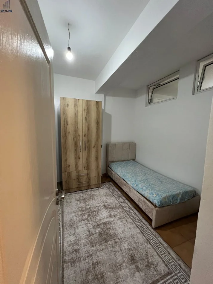 Tirane, jepet me qera apartament 2+1 Kati 1, 90 m² 450 € (Yzberisht)