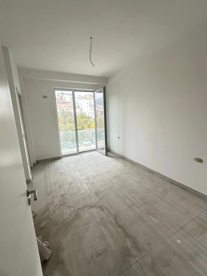 Tirane, shitet apartament 2+1 Kati 3, 93 m² 238.000 € (Liqeni i Thate, prane Radisson Hotel)