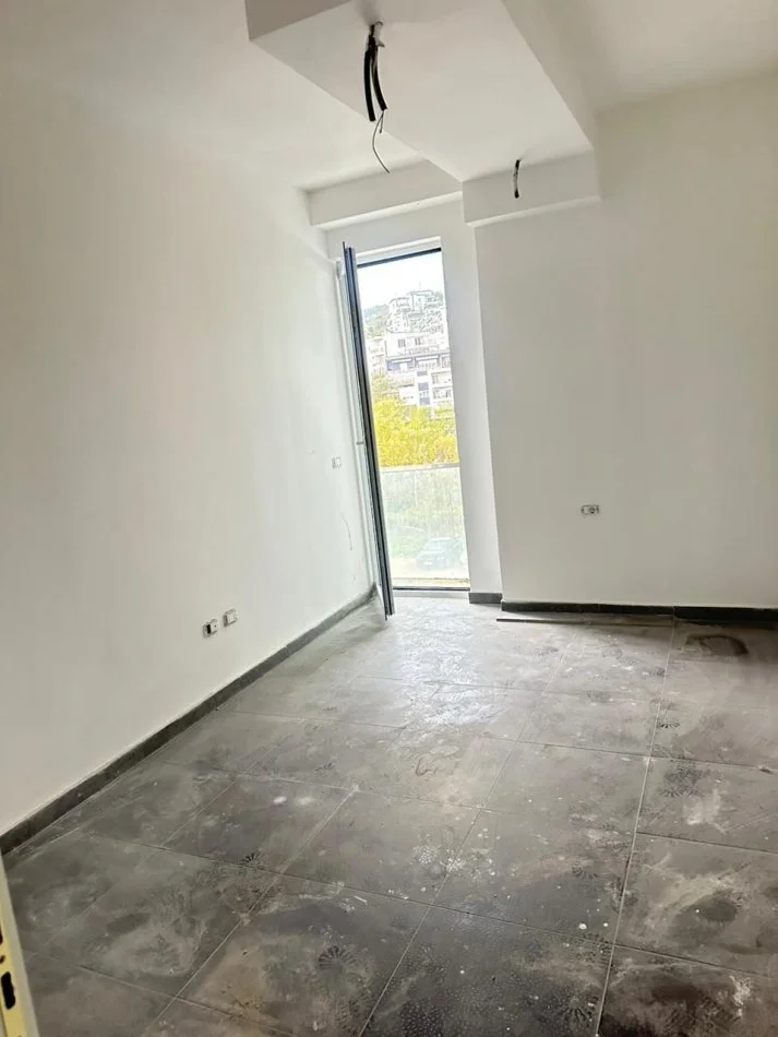 Tirane, shitet apartament 2+1 Kati 3, 93 m² 238.000 € (Liqeni i Thate, prane Radisson Hotel)