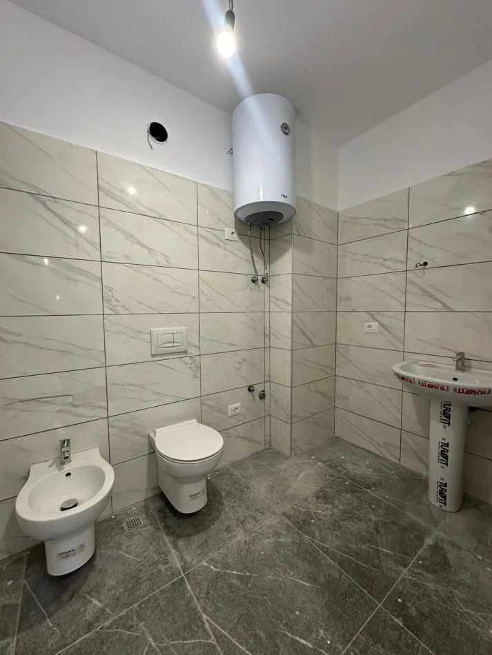 Tirane, shitet apartament 2+1+Ballkon , 93 m² 183.020 € (Kodra e Diellit 2)