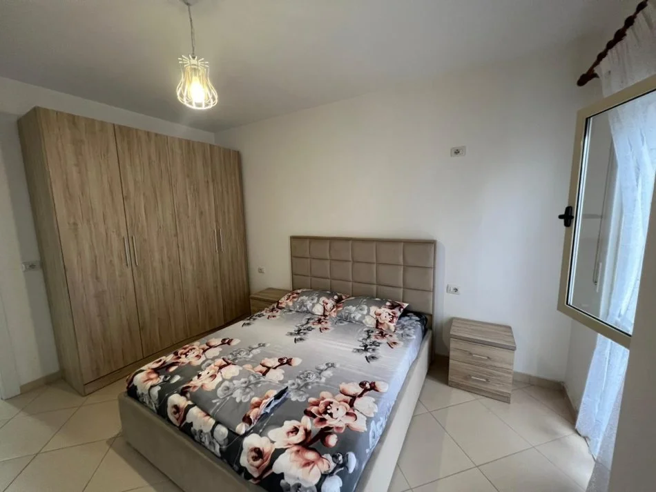 Tirane, jepet me qera apartament 1+1 Kati 6, 450 € 
