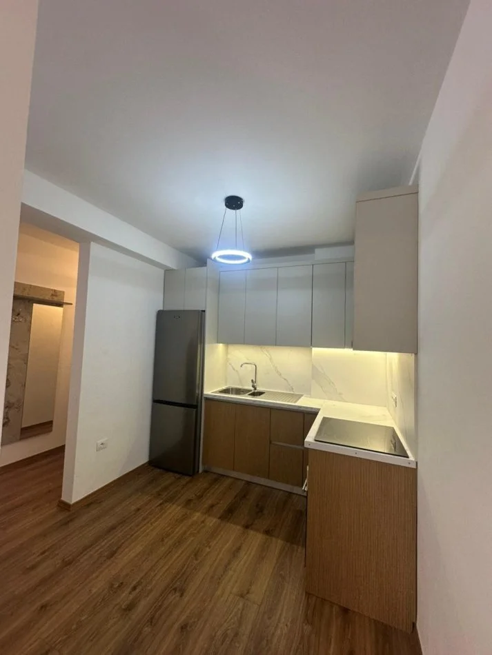 Tirane, jepet me qera apartament 1+1+Aneks+Ballkon Kati 3, 81 m² 700 € (Kodra e Diellit 2)