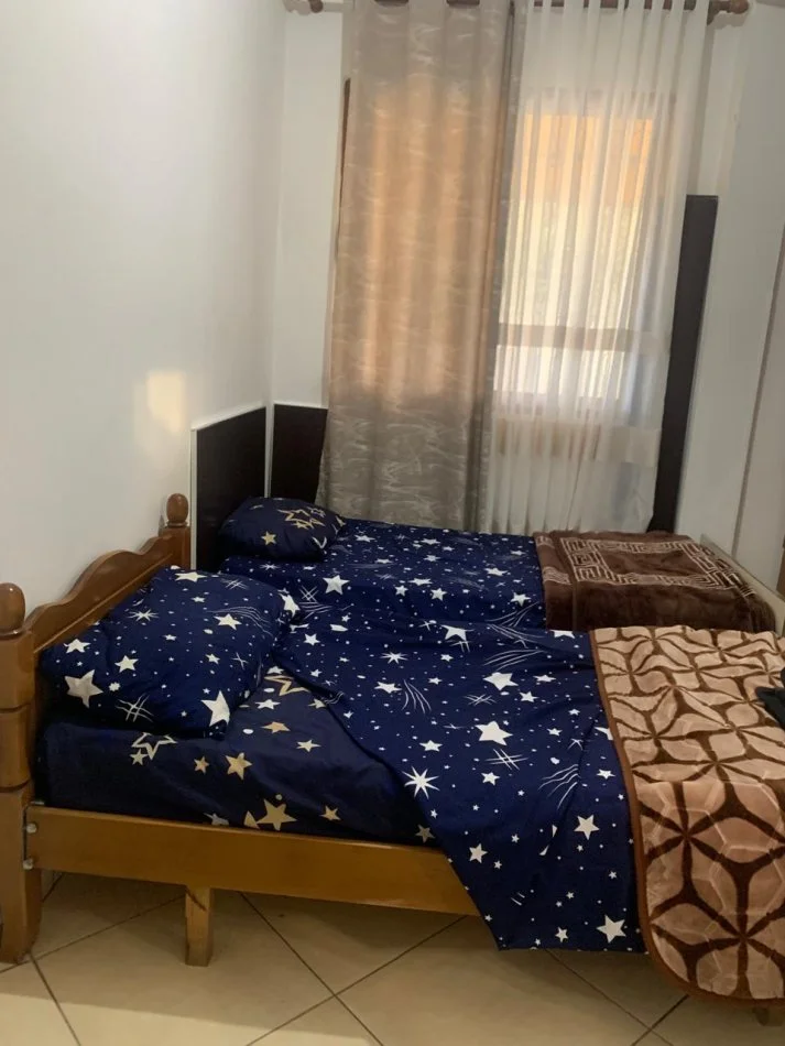 Tirane, jepet me qera apartament 1+1 Kati 1, 60 m² 300 € 