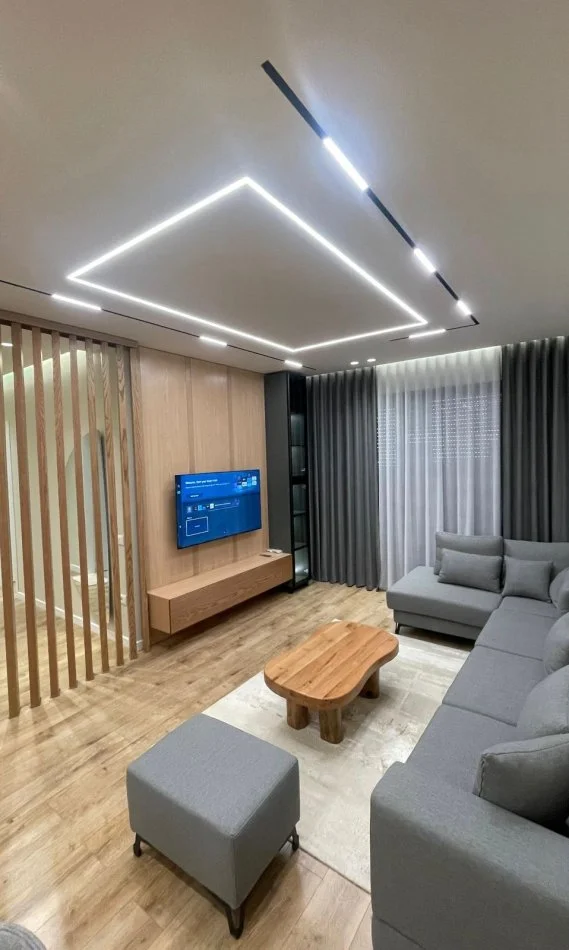 Tirane, jepet me qera apartament 1+1 , 100 m² 1.500 € 