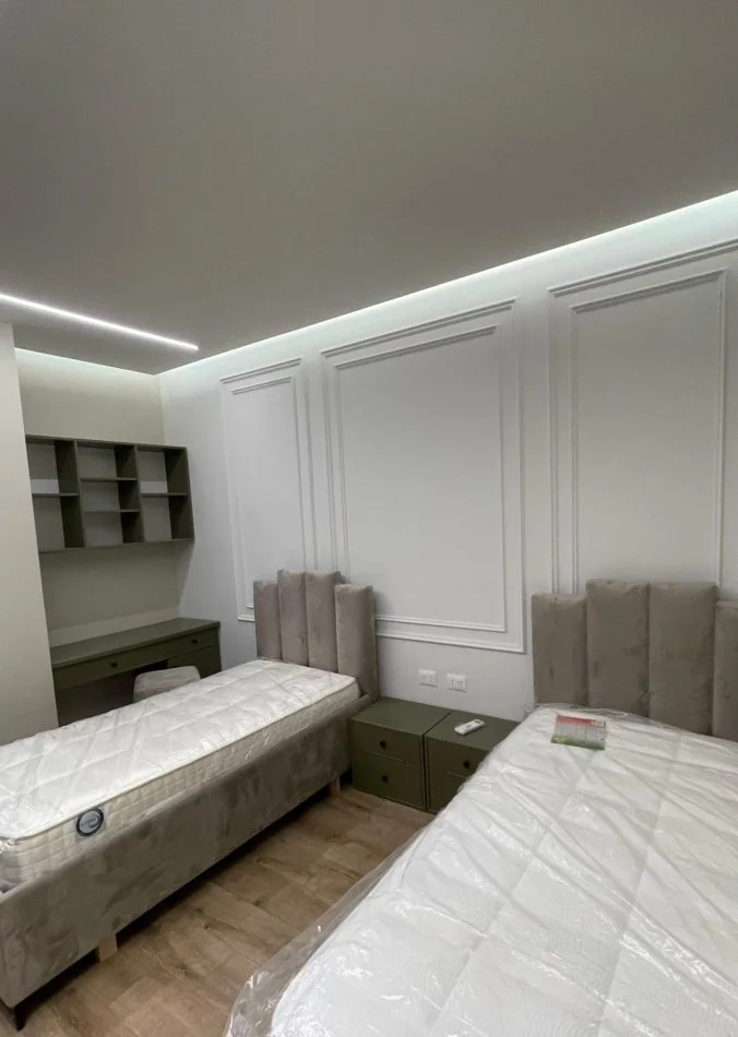 Tirane, jepet me qera apartament 1+1 , 100 m² 1.500 € 