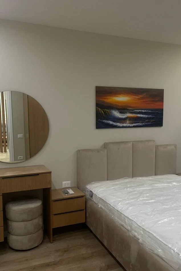 Tirane, jepet me qera apartament 1+1 , 100 m² 1.500 € 