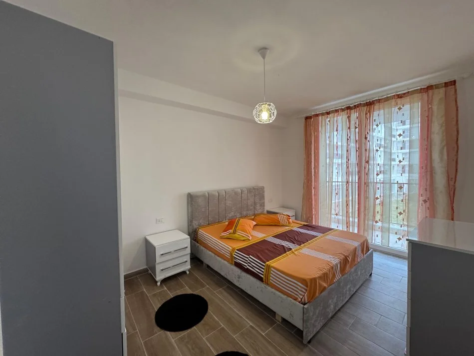 Tirane, jepet me qera apartament 1+1 Kati 2, 400 € 