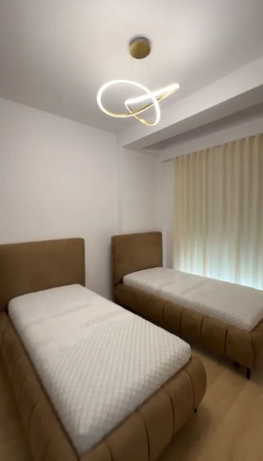 Tirane, jepet me qera Vile , 200 m² 1.500 € (REZISTENCA ALBA)