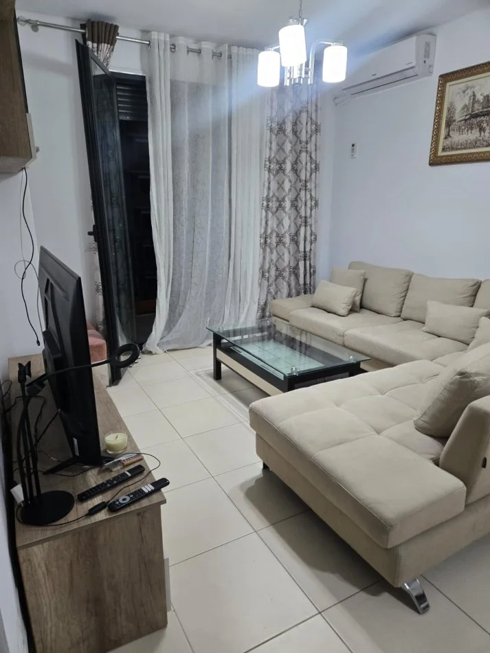 Tirane, jepet me qera apartament 2+1 Kati 6, 