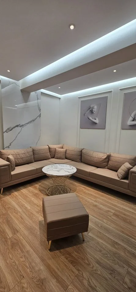 Tirane, jap me qera apartament 1+1+Ballkon Kati 11, 55 m² 700 € (Konpleksi Turdiu)