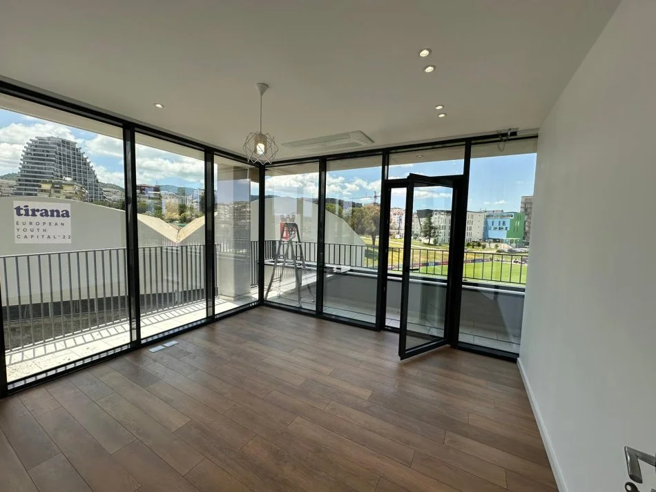 Tirane, jepet me qera apartament 2+1 Kati 2, 1.400 € 