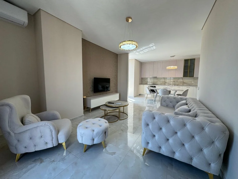 Tirane, jepet me qera apartament 2+1 Kati 9, 900 €